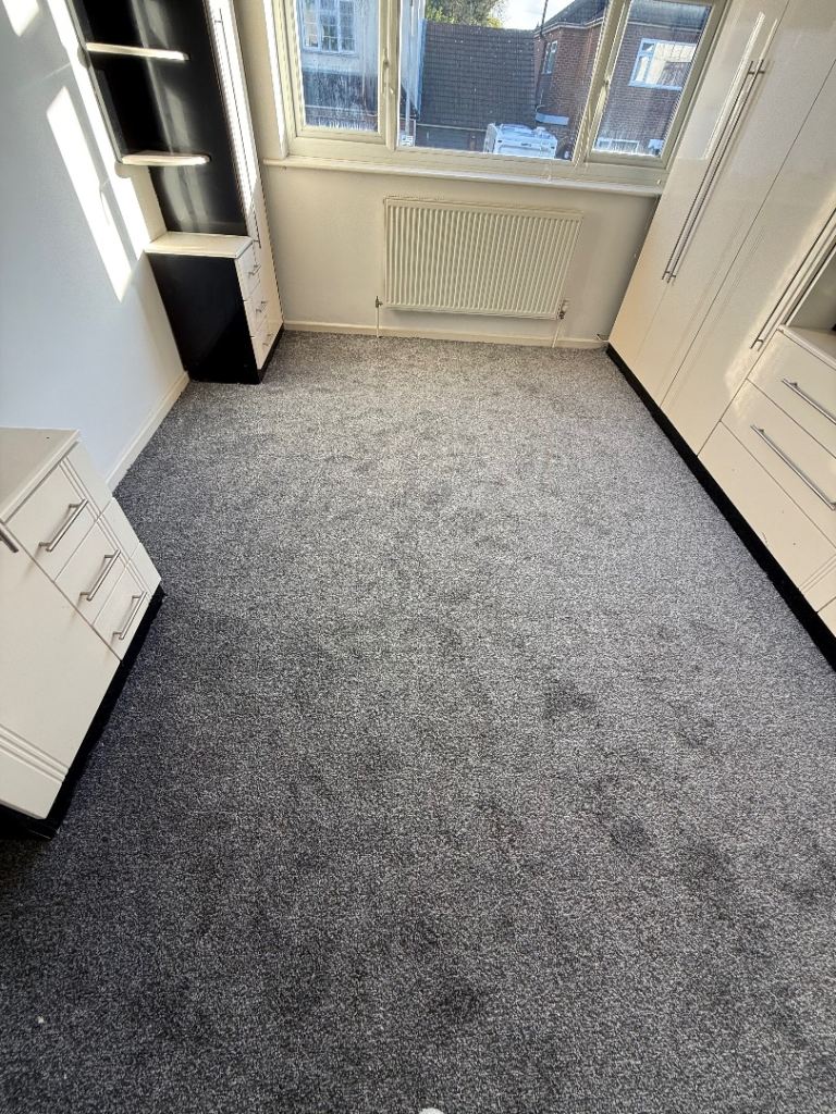 Carpet fitter and supply