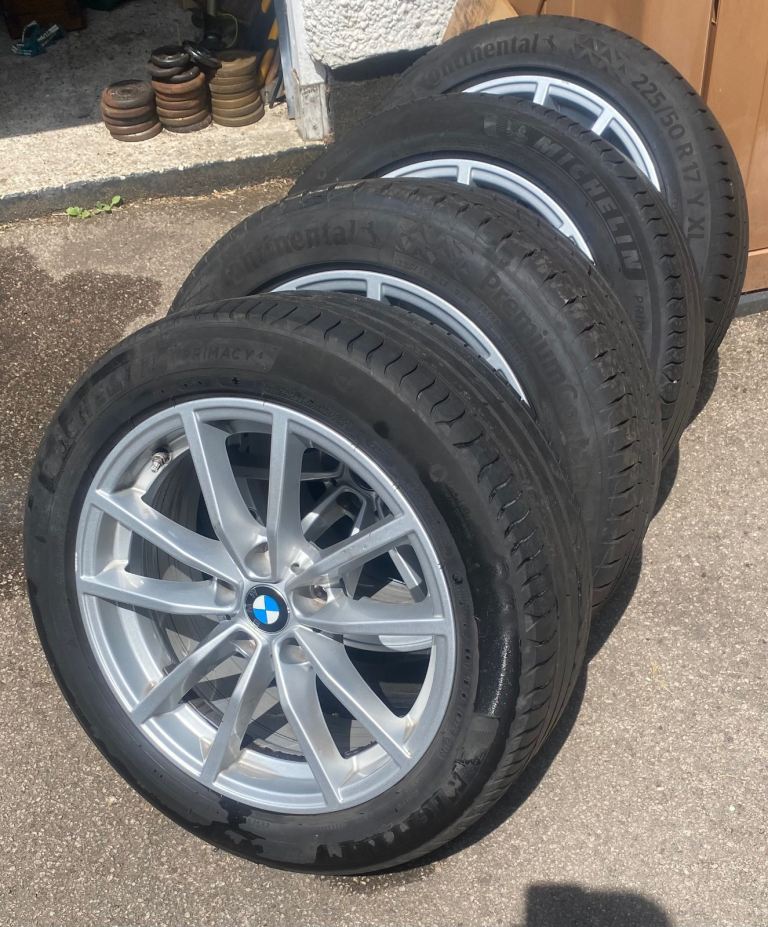 BMW set of 4 17 inch alloy wheels