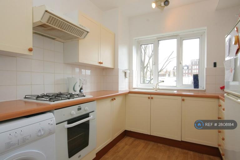 2 bedroom flat in Orlando Court, London, SW4 (2 bed) (#2808184)