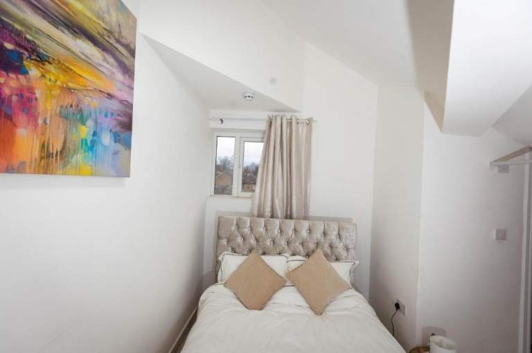 Spacious En-suite Room | M19 Longsight | All Bills Included