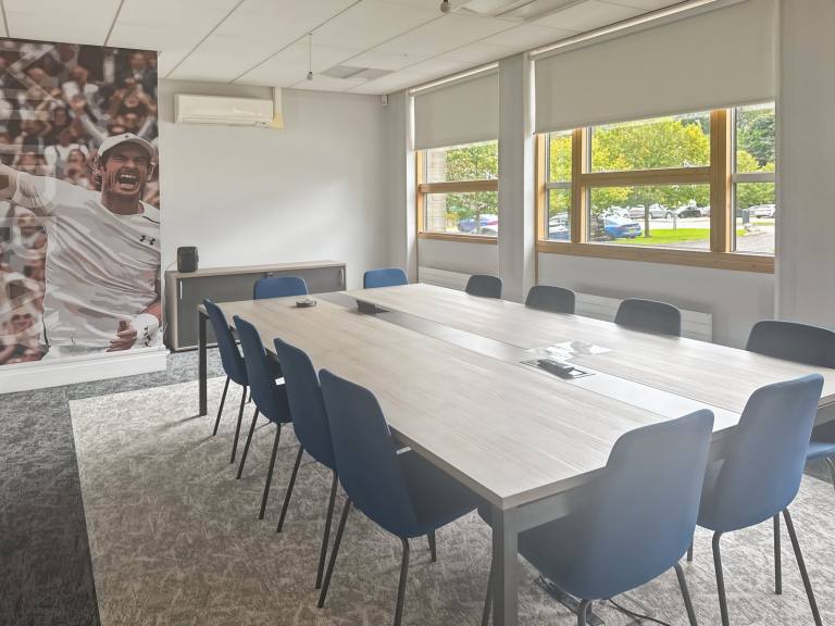 Falkirk - FK1 1XE \ Serviced Office for 4 Workstations