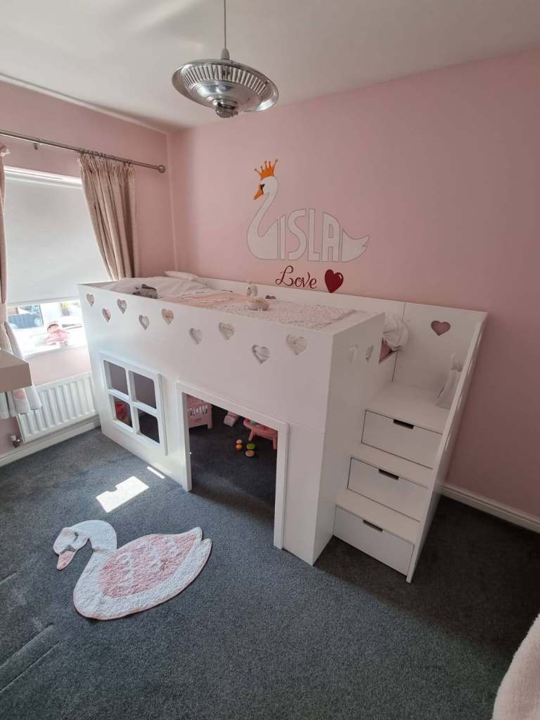 Child's mid sleeper