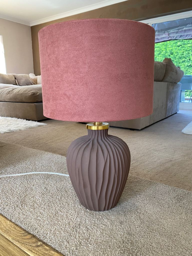 Brown Table Lamp – Excellent Condition