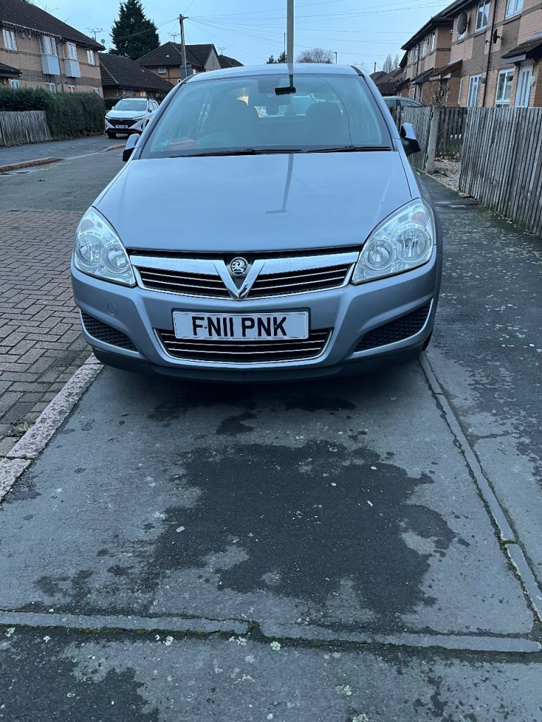 Vauxhall Astra/Opel 2011 1.6 5 door full vehicle spares/repairs