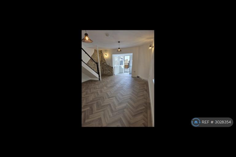 2 bedroom house in Bryn Ar Y Mor, Llanelli, SA15 (2 bed) (#3028354)