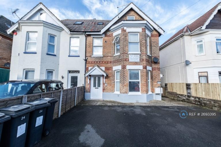 2 bedroom flat in Westby Road, Bournemouth, BH5 (2 bed) (#2693395)