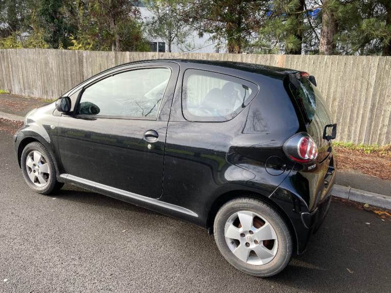 2010 TOYOTA AYGO - Mot until 01 Dec 2026 - Mileage 75000 - ULEZ Compliant -£20 Road tax annually