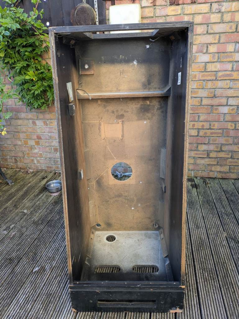 Empty 90's Bally/Williams Pinball Cabinet - Standard size 