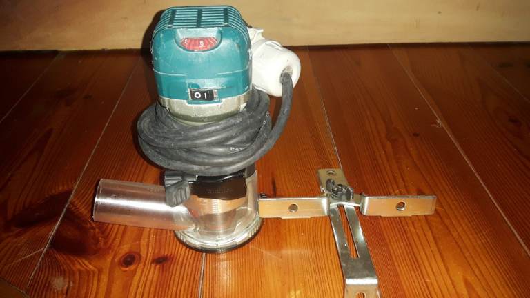Makita RT0700C 110V ¼” Router Trimmer 