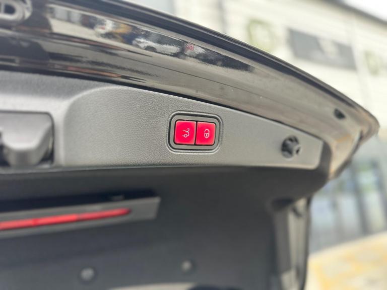 2018 Mercedes-Benz E Class 2.0 E220d AMG Line (Premium) G-Tronic+ Euro 6 (s/s) 2dr COUPE Diesel A...