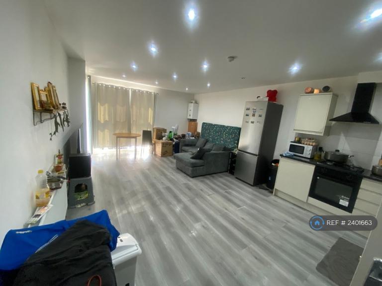 3 bedroom flat in Tanner St, Barking, IG11 (3 bed) (#2401663)