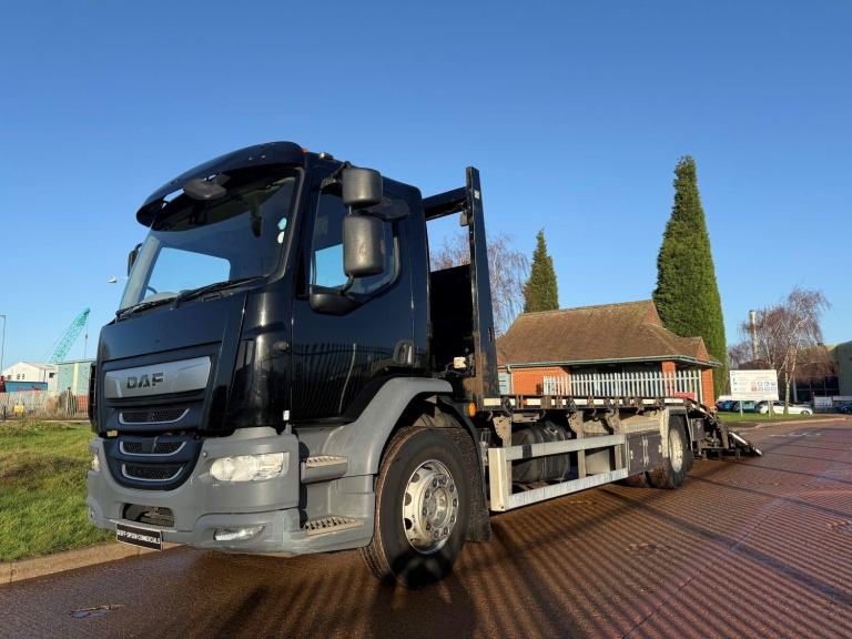 DAF LF 260 2021 (21) EURO 6, 18 TON BEAVERTAIL, HYDRAULIC FLIP TOE RAMPS