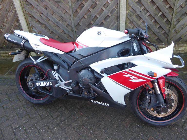 YAMAHA R1 2009 09 REG DAMAGED REPAIRABLE CAT N GOT KEYS AND V5