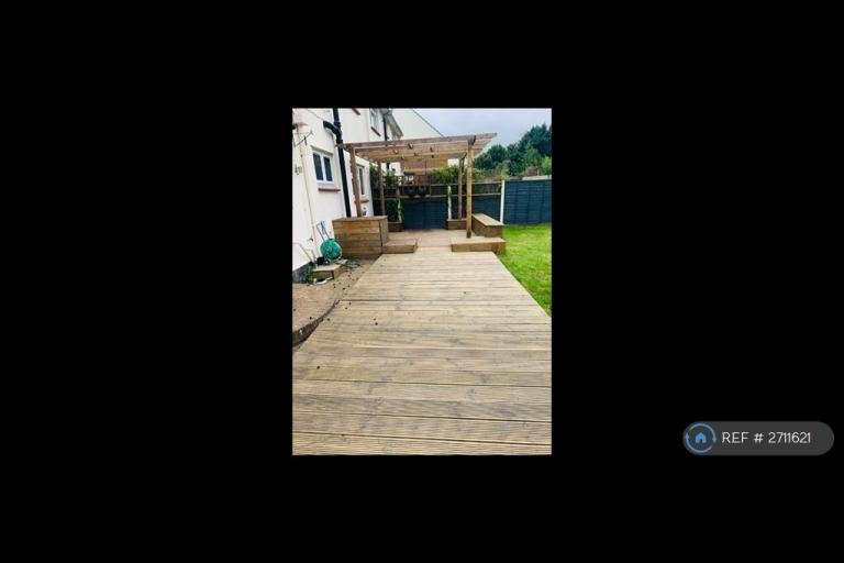 2 bedroom flat in Cumberland Avenue, Maidstone, ME15 (2 bed) (#2711621)