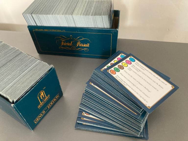 1000 x Vintage 1983 Trivial Pursuit question cards – Genus Edition – post or collect