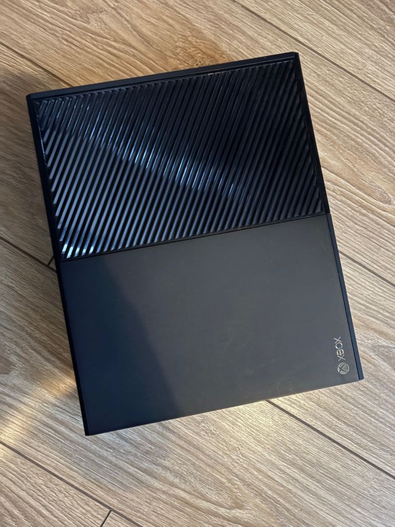 Xbox One Console (Model 1540) – Black, Good Condition
