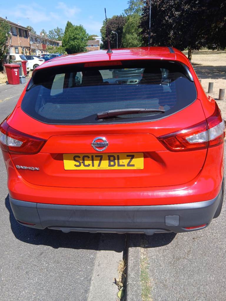 1 owner qashqai low miles hpi clear 