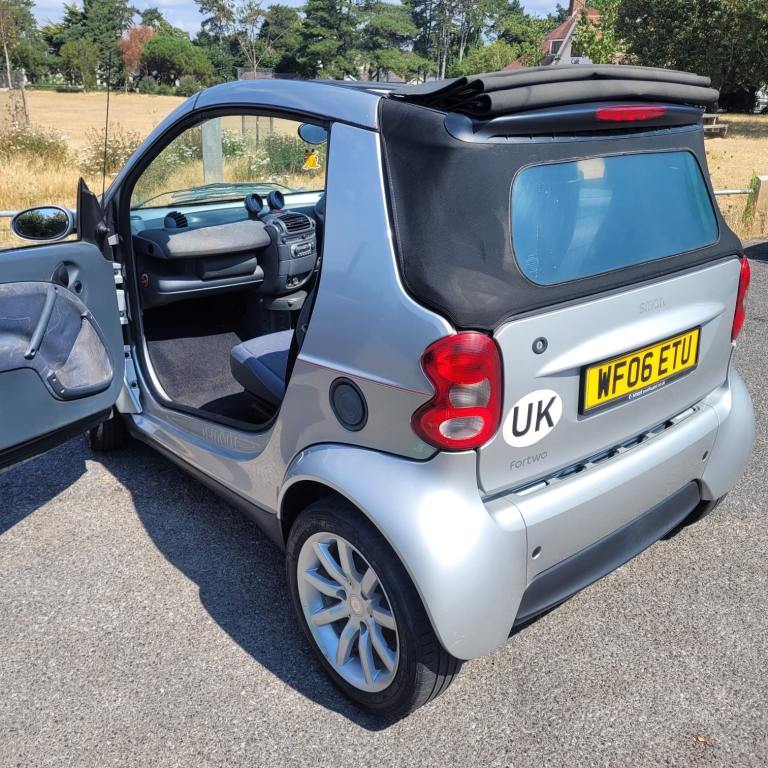 Smart, CITY-CABRIOLET, Convertible, 2006, Semi-Auto, 698 (cc), 2 doors