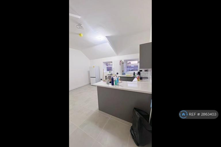 2 bedroom flat in Front St, Chester Le Street, DH3 (2 bed) (#2863403)