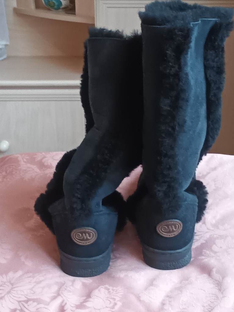 Ladies boots