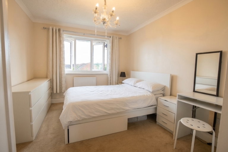 1 Bedroom Apartment To Rent in Cricklewood, NW2 | Gated Parking | Tranquil location  