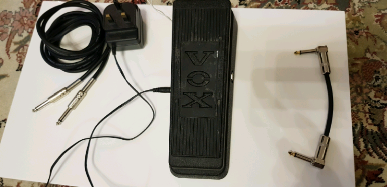 VOX WAH -WAH V845 effect Pedal guitar Cables included