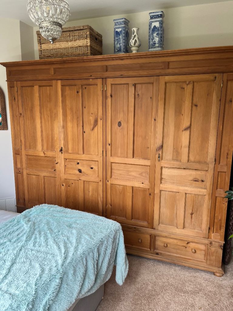 Large Wooden Wardrobe with Drawers – Good Condition