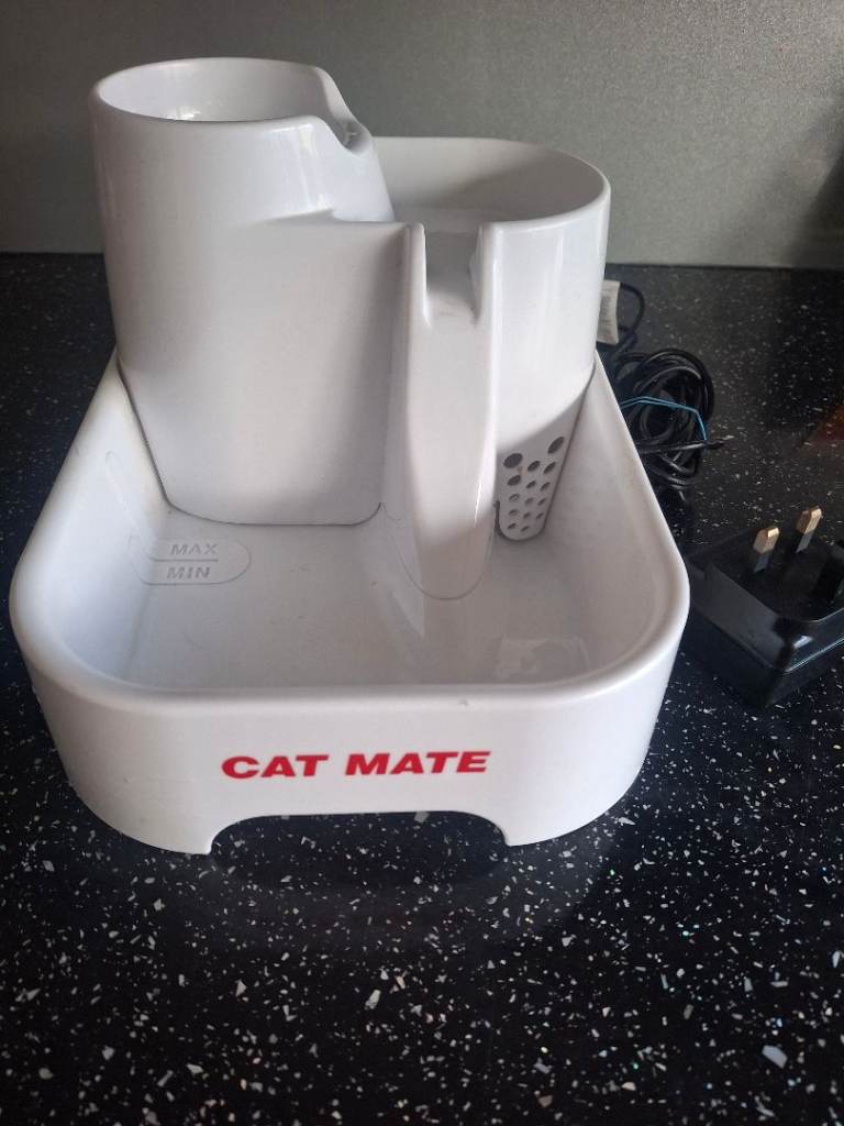Pet water fountain 