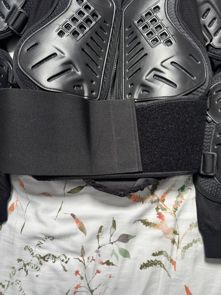 Men’s XXL Scorpion Spine Guard CE Body Armour Motorbike Protection Hardly Used