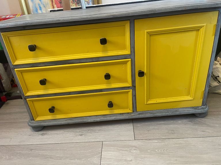 TV Unit/storage cabinet