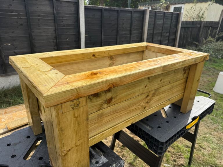 Planter boxes made to size