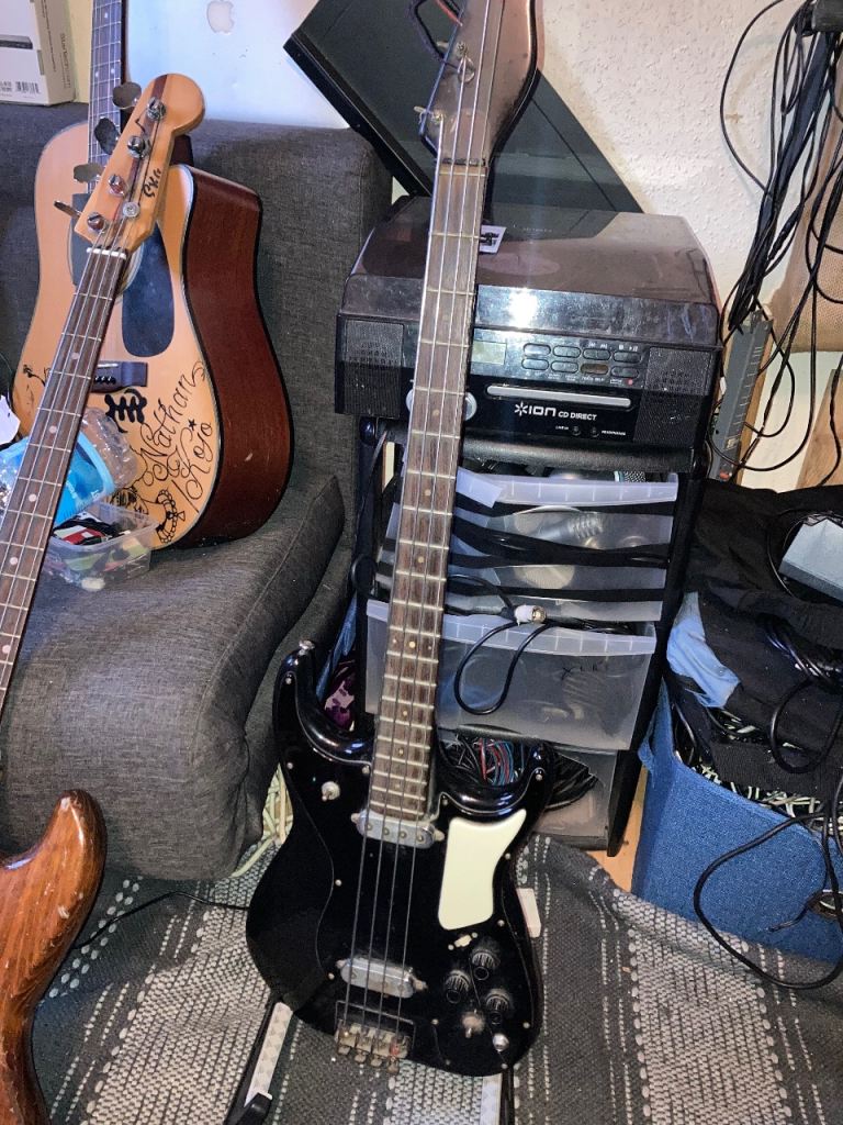 burns sonic artist bass guiatr 1960s