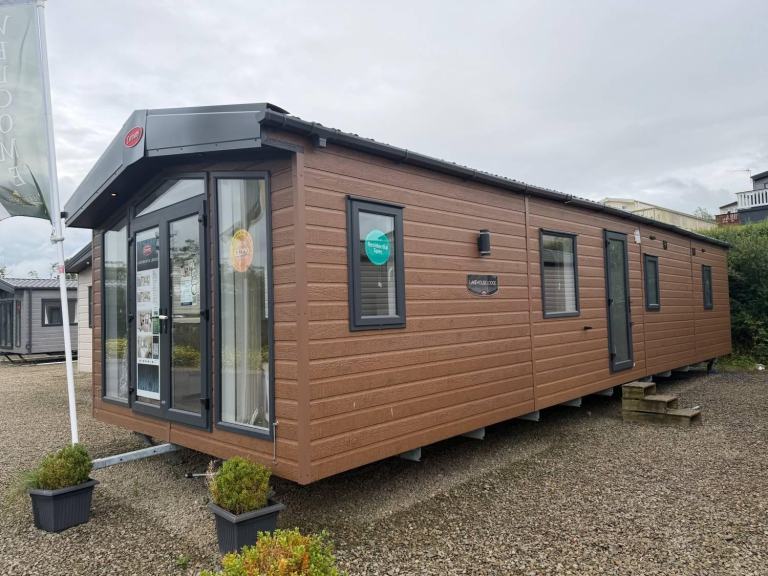 Carnaby Lakehouse Lodge in Ayr  - Lodge / Caravan 