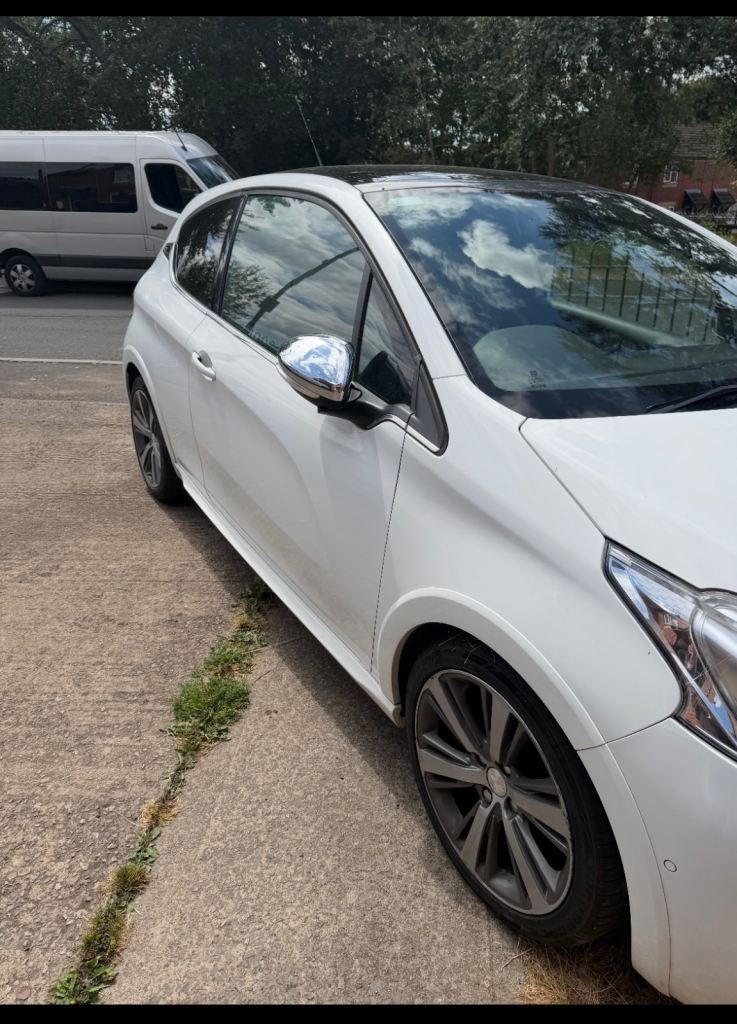 Peugeot, 208, Hatchback, 2015, Manual, 1560 (cc), 3 doors