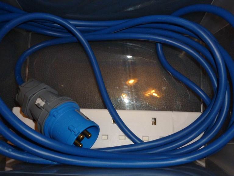 Caravan / tent extension cable