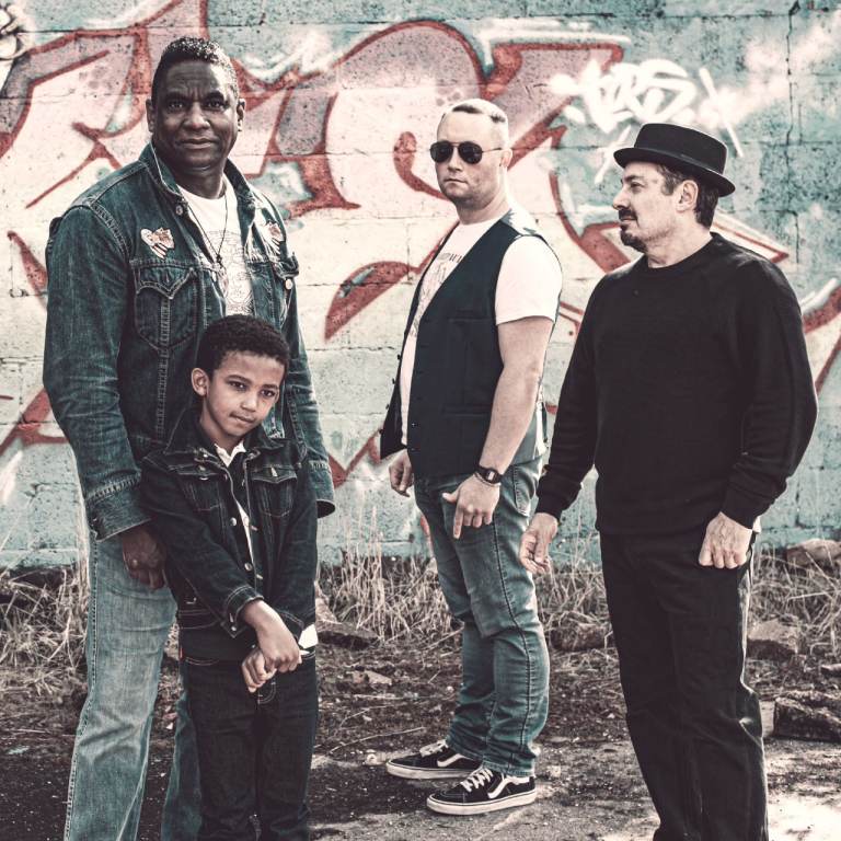 VERSATILE DRUMMER WANTED 4 TOURING BAND ROCK POP REGGAE SOUL BLUES COVERS & ORIGINALS