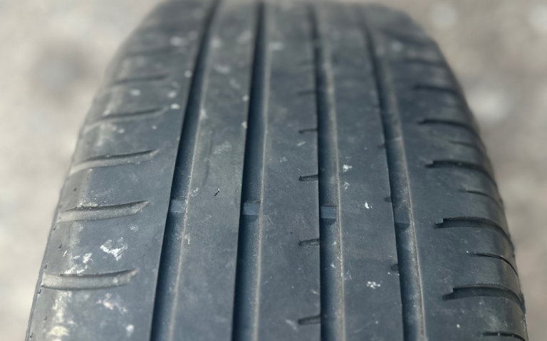 Used 3/4mm of tread acceiera tyre PHI-R tyre 205/50/16 