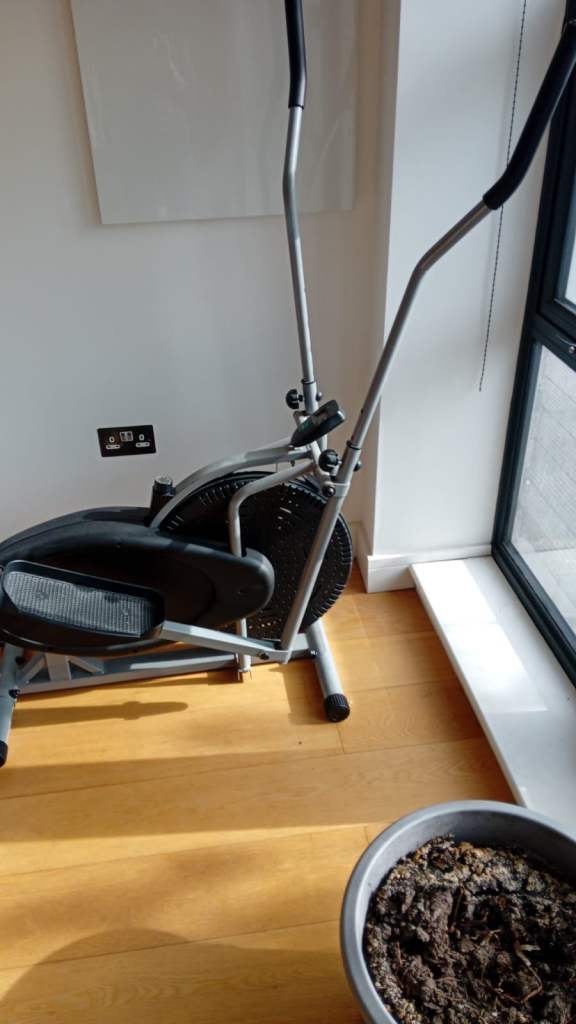 Crosstrainer - nearly unused