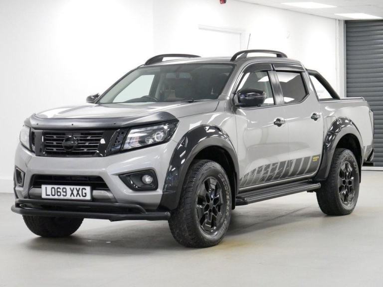 69 NISSAN NAVARA 2.3 DCI 190 BHP N-GAURD 4WD AUTOMATIC ( NO VAT ! )