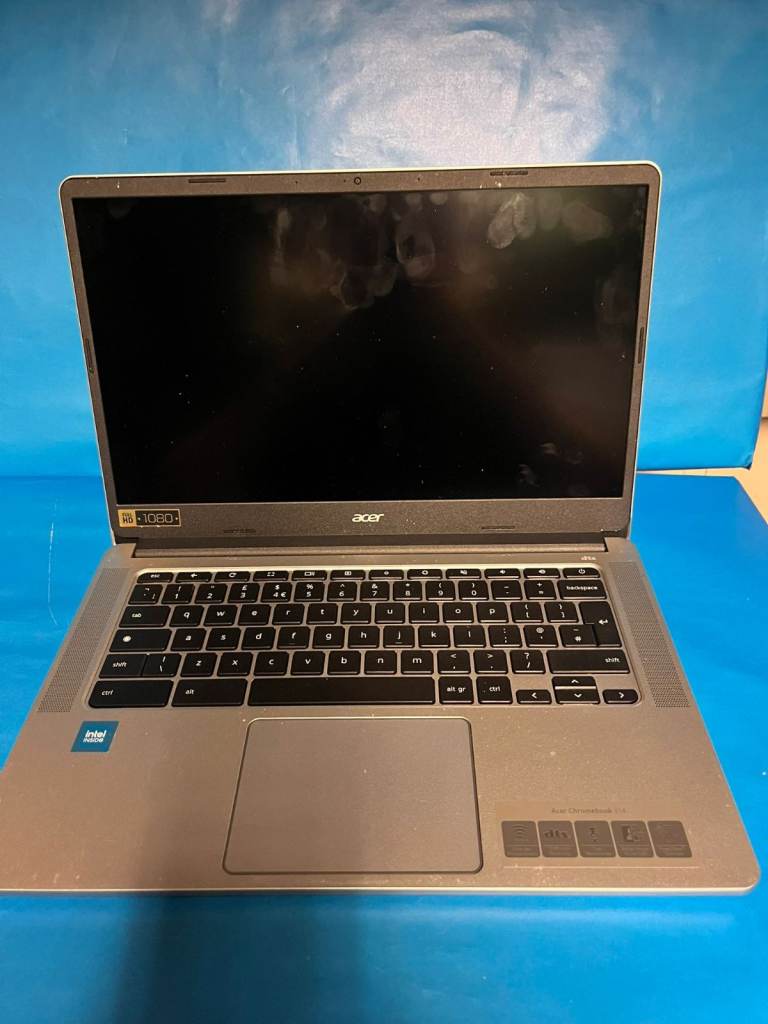 [BROKEN selling for spares and repairs] 10 Laptop bundle 
