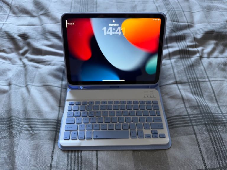 11” Apple ipad 