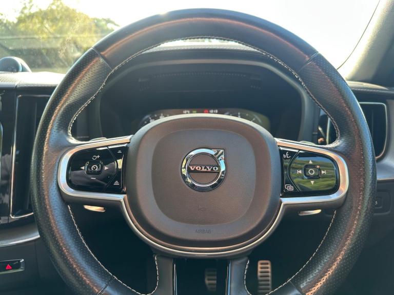 2017 Volvo XC60 2.0 D5 PowerPulse R-Design Pro Auto AWD Euro 6 (s/s) 5dr ESTATE Diesel Automatic