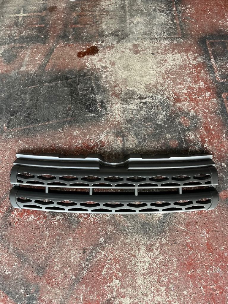 2012 Range Rover Evoque GREY GRILL only.