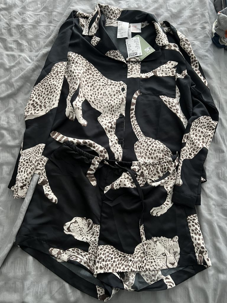 Cheetah pjs and dressing gown XS