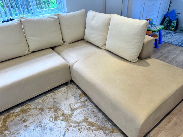 Linge roset large sofa 🛋️ 