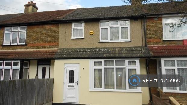 4 bedroom house in West Road, Romford, RM7 (4 bed) (#2845960)