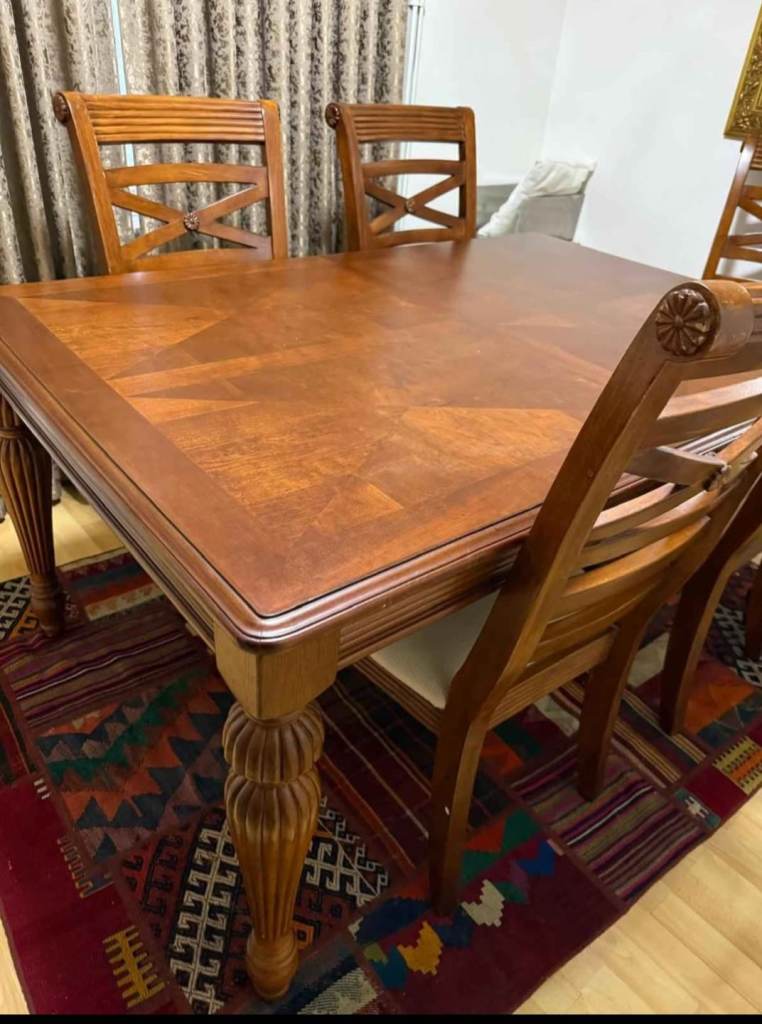 Wooden Dining Table with 6 Chairs – Good Condition