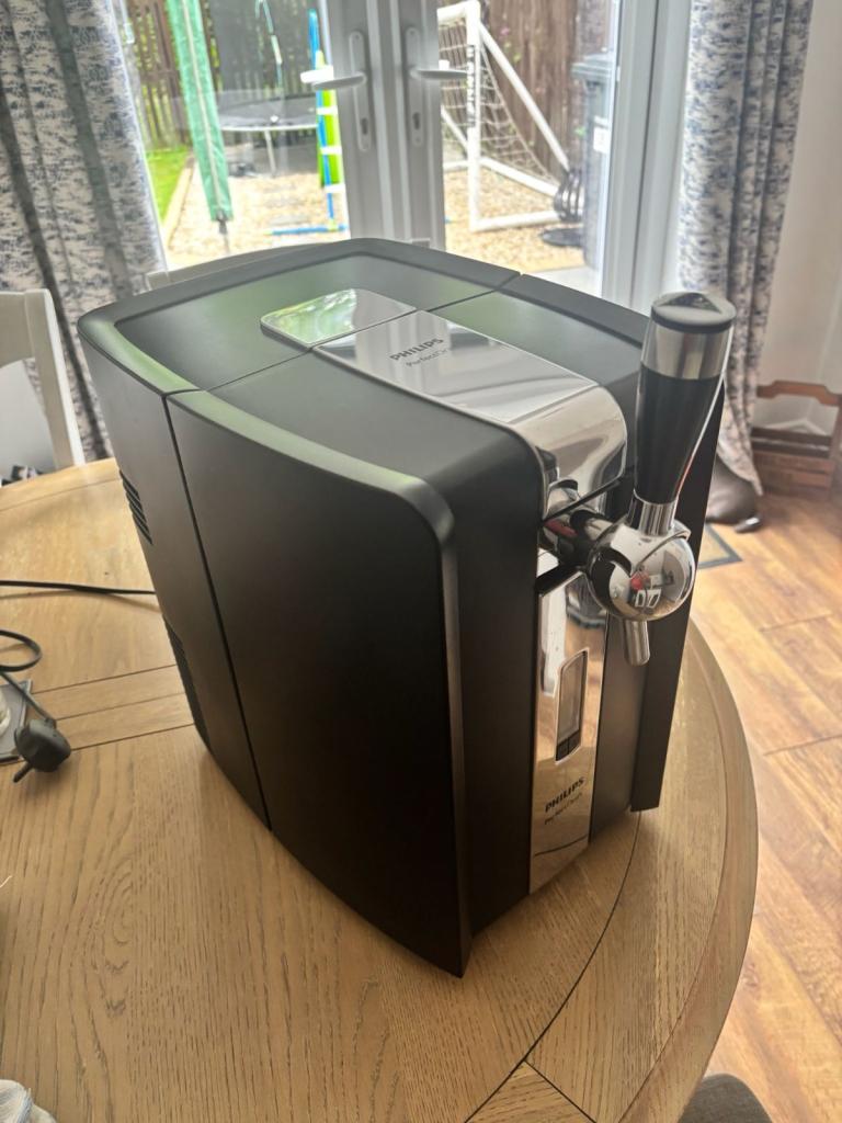 PerfectDraft Beer Dispenser - Black, Good Condition