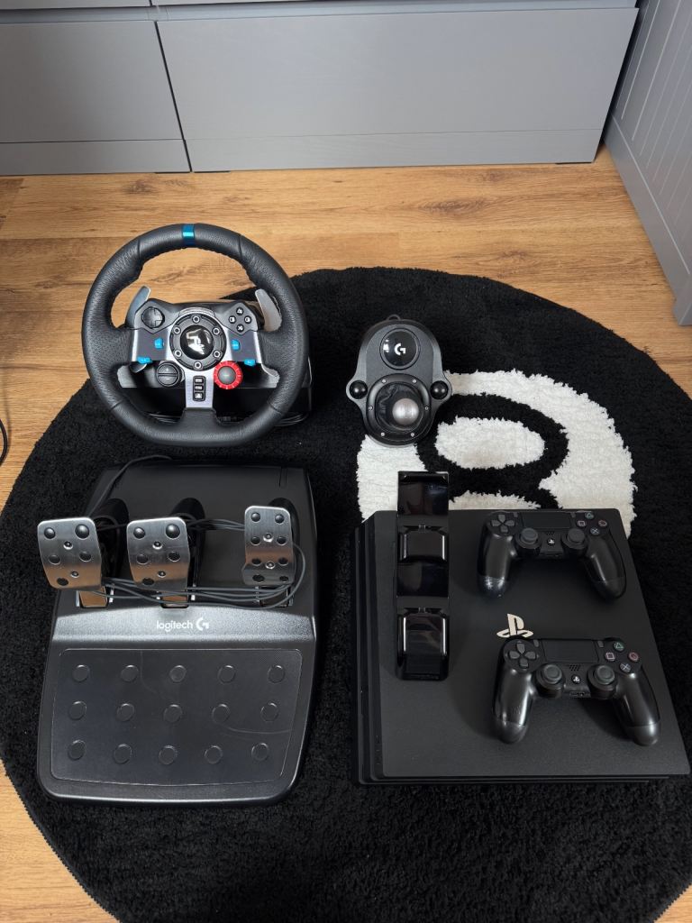 PS4 Pro + Logitech G29 with gear stick