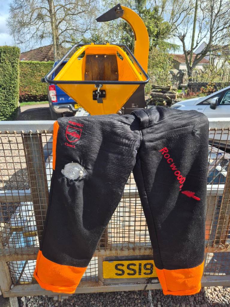 Chainsaw trousers 